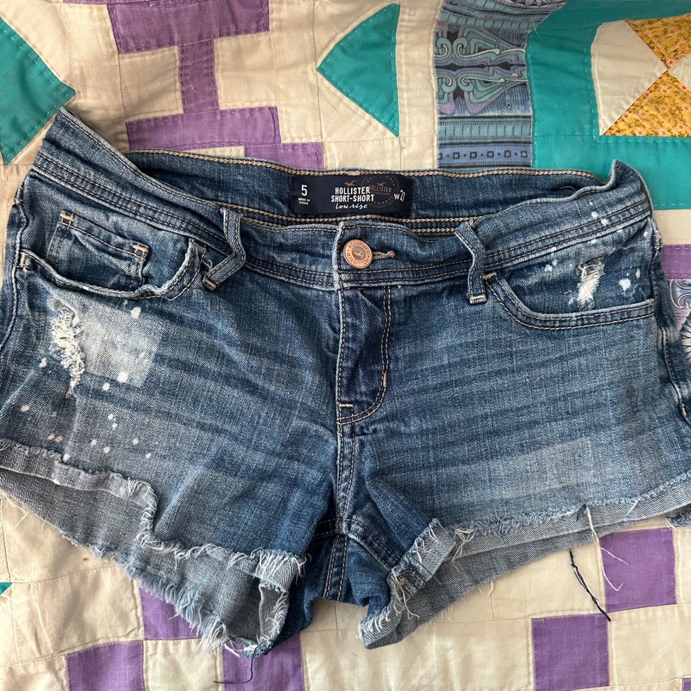 Hollister Women's Y2K Low Rise Micro Mini Booty Short Denim Shorts Size 5 / W 27